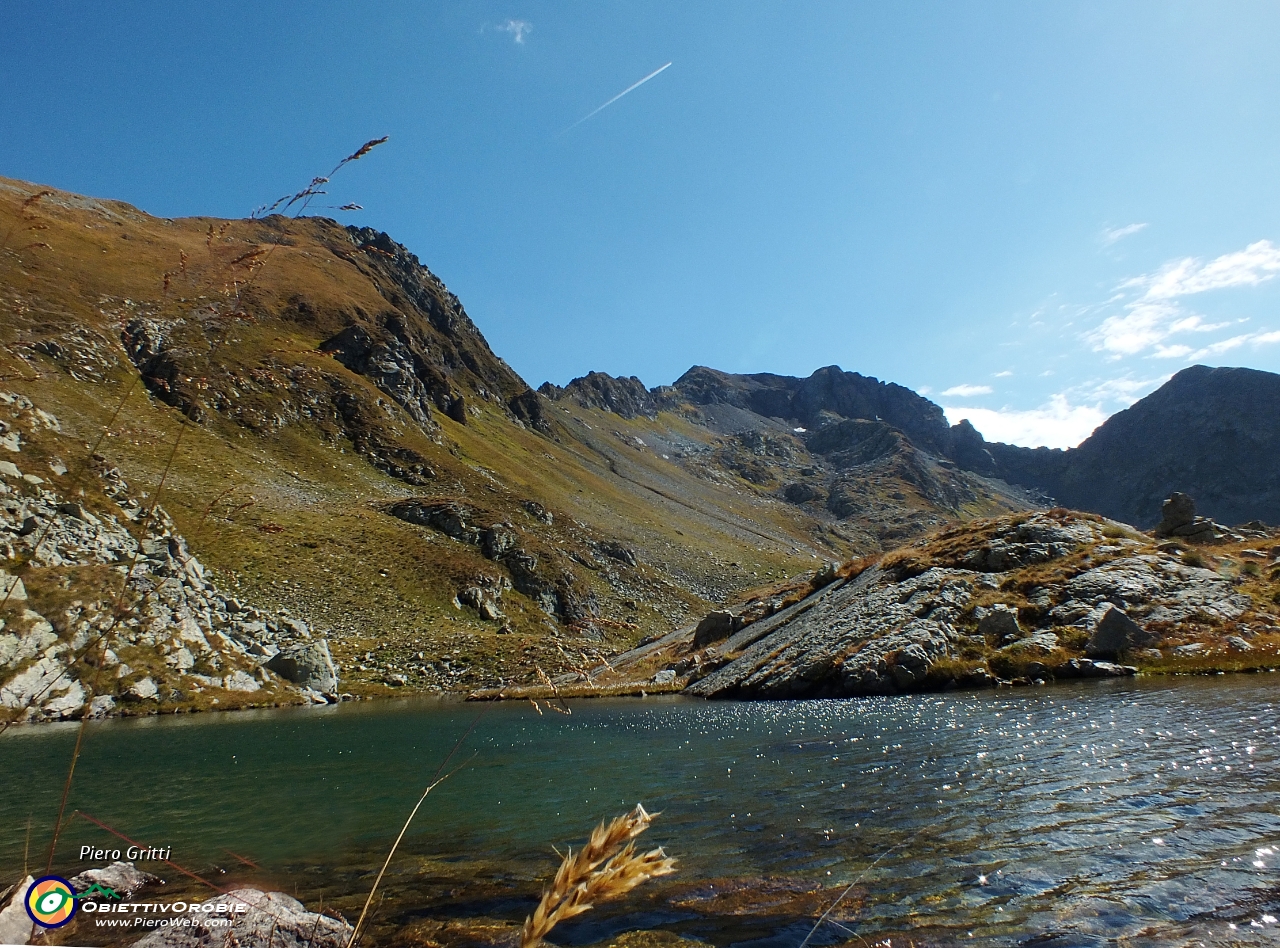 31 Laghetto di Varobbio con vista in Zerna e Masoni.JPG